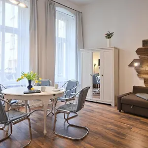 Quiet Courtyard Apartment Berlin
